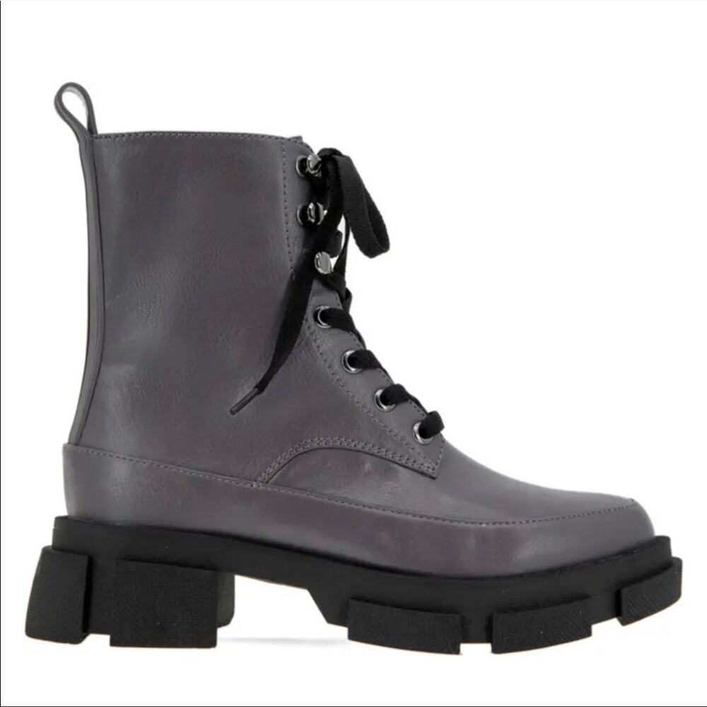 NWOT Women's BCBGeneration Ander Lace Up Combat Boots Granite Gray - Sz 9